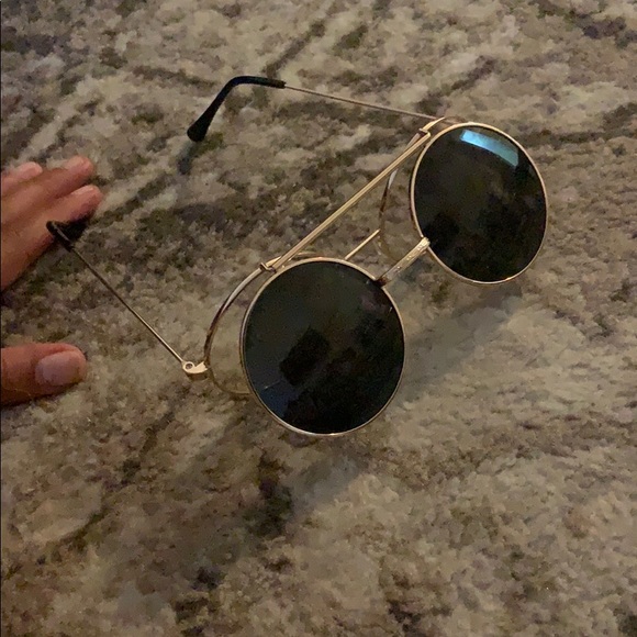 7 SUNGLASSES 😎 - Picture 3 of 8